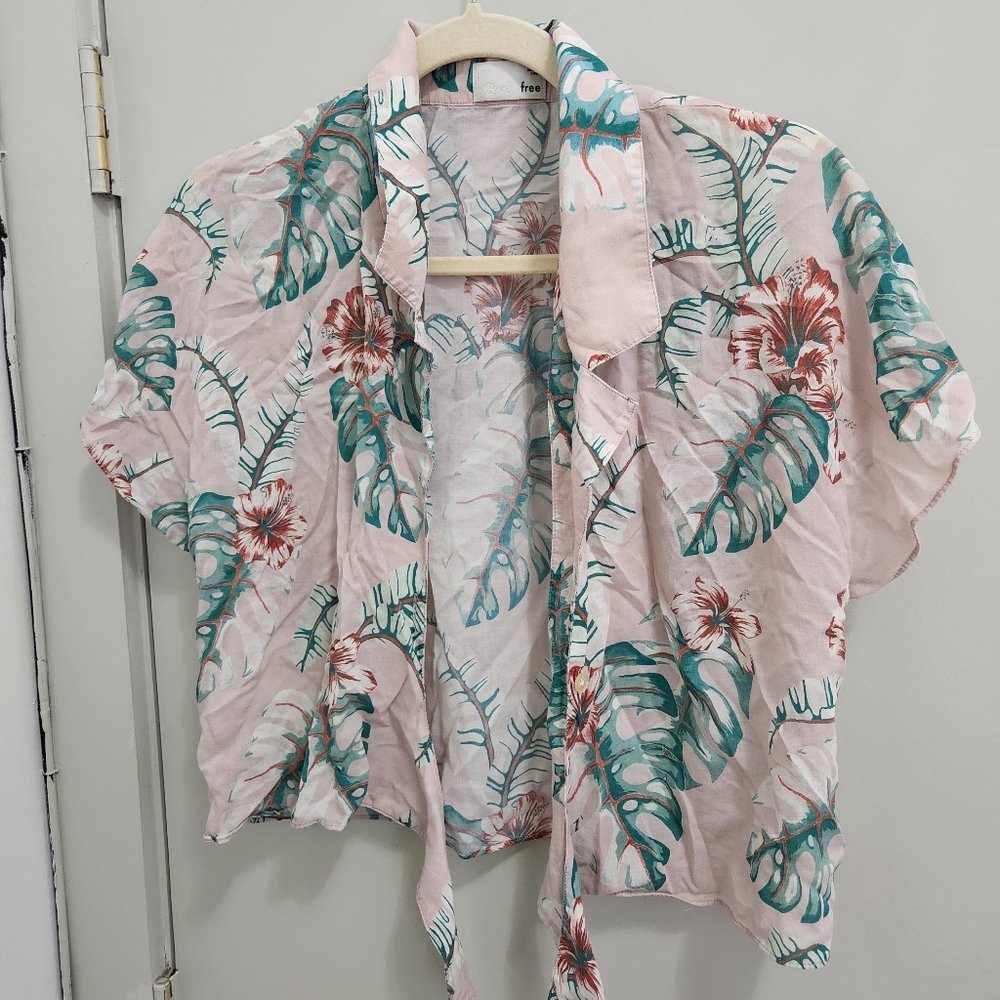 Aritzia Wilfred Free tropical top